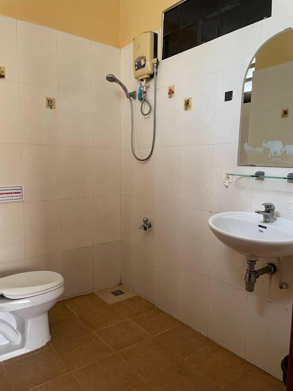 Island View Hostel Sihanoukville Bagian luar foto